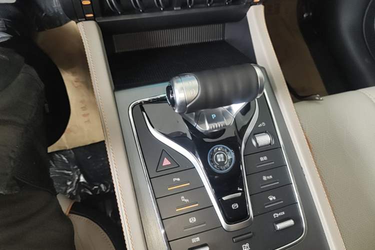 Used BYD Yuan PLUS 2024 Honor Edition 510KM Beyond Model Gear Lever