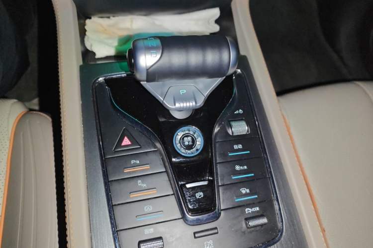 Used BYD Yuan PLUS 2024 Honor Edition 510KM Beyond Model Gear Lever