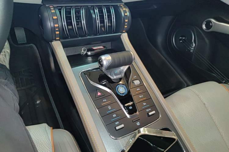 Used BYD Yuan PLUS 2024 Honor Edition 510KM Leading Model Gear Lever