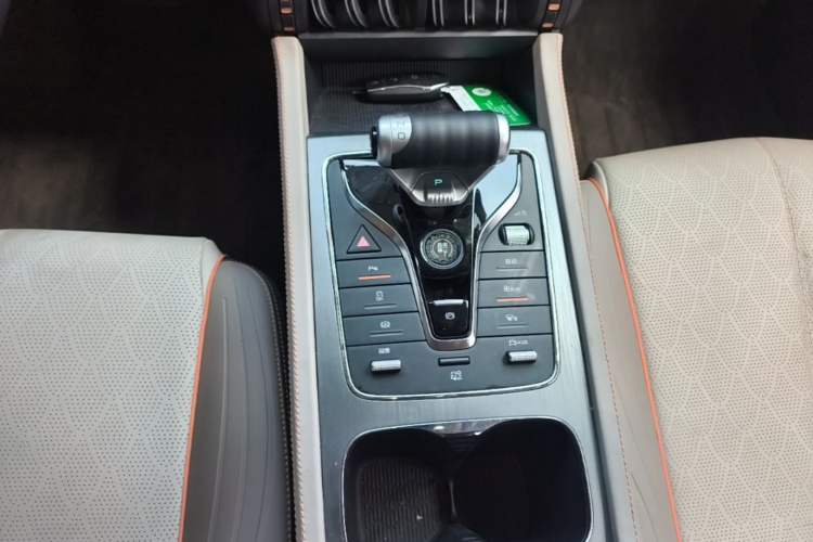 Used BYD Yuan PLUS 2024 Honor Edition 430KM Leading Model Gear Lever
