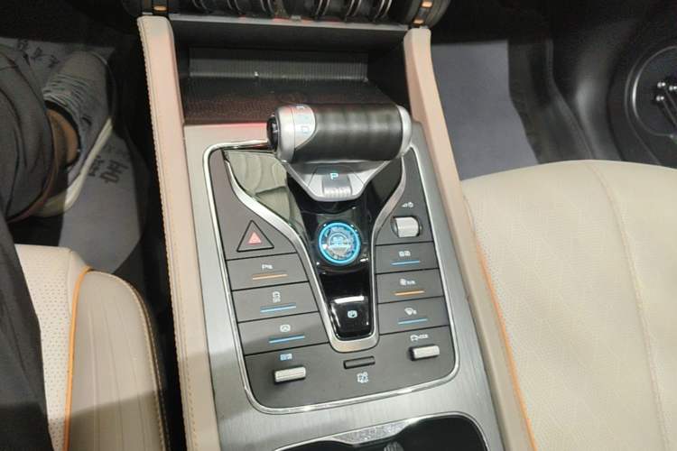 Used BYD Yuan PLUS 2024 Honor Edition 430KM Beyond Model Gear Lever