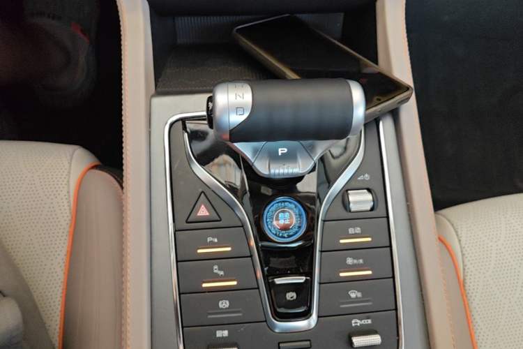 Used BYD Yuan PLUS 2024 Honor Edition 510KM Beyond Model Gear Lever