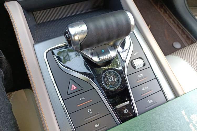 Used BYD Yuan PLUS 2024 Honor Edition 510KM Leading Model Gear Lever
