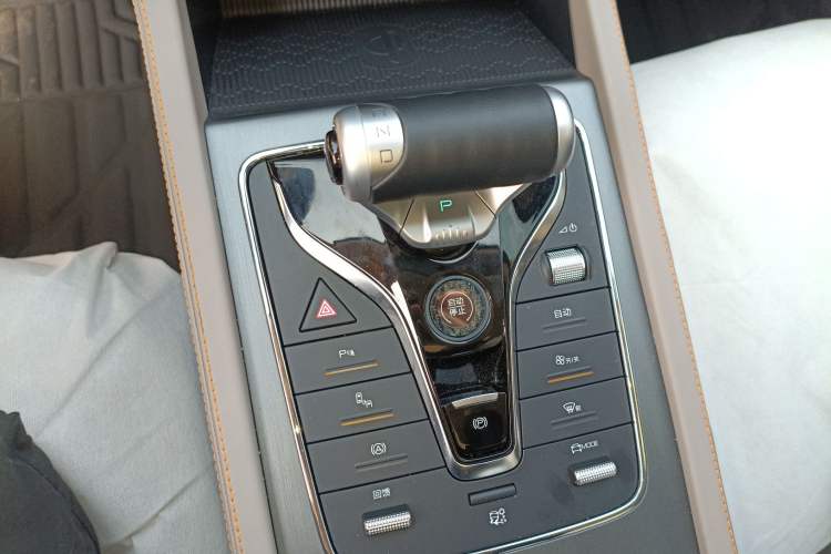 Used BYD Yuan PLUS 2024 Honor Edition 510KM Beyond Model Gear Lever