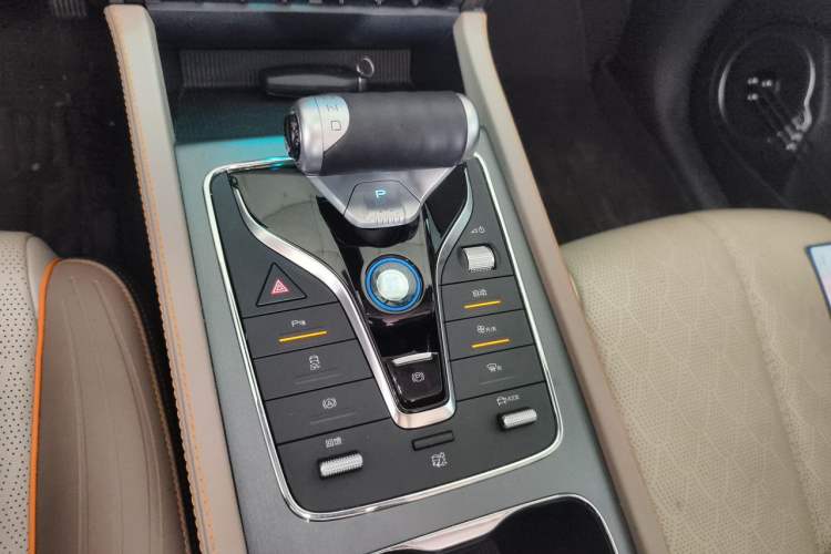 Used BYD Yuan PLUS 2024 Honor Edition 430KM Beyond Model Gear Lever