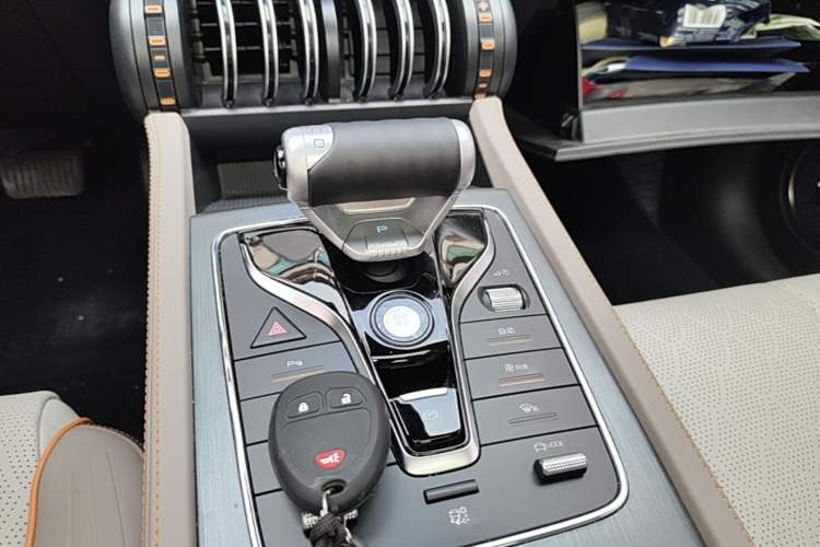 Used BYD Yuan PLUS 2024 Honor Edition 430KM Beyond Model Gear Lever