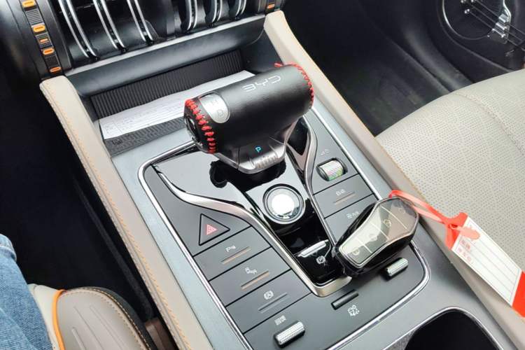 Used BYD Yuan PLUS 2024 Honor Edition 510KM Beyond Model Gear Lever