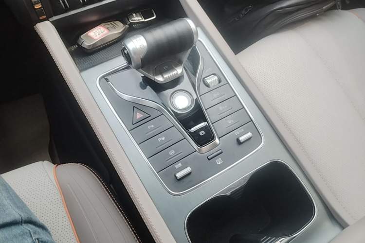 Used BYD Yuan PLUS 2024 Honor Edition 510KM Excellence Model Gear Lever