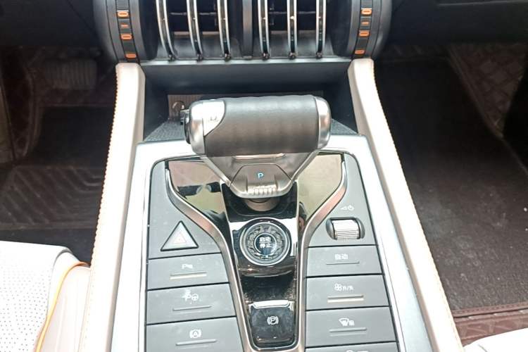 Used BYD Yuan PLUS 2024 Honor Edition 510KM Excellence Model Gear Lever