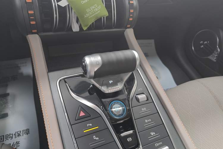 Used BYD Yuan PLUS 2024 Honor Edition 510KM Beyond Model Gear Lever