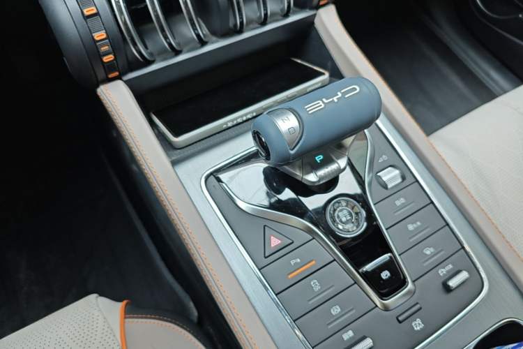 Used BYD Yuan PLUS 2024 Honor Edition 430KM Beyond Model Gear Lever