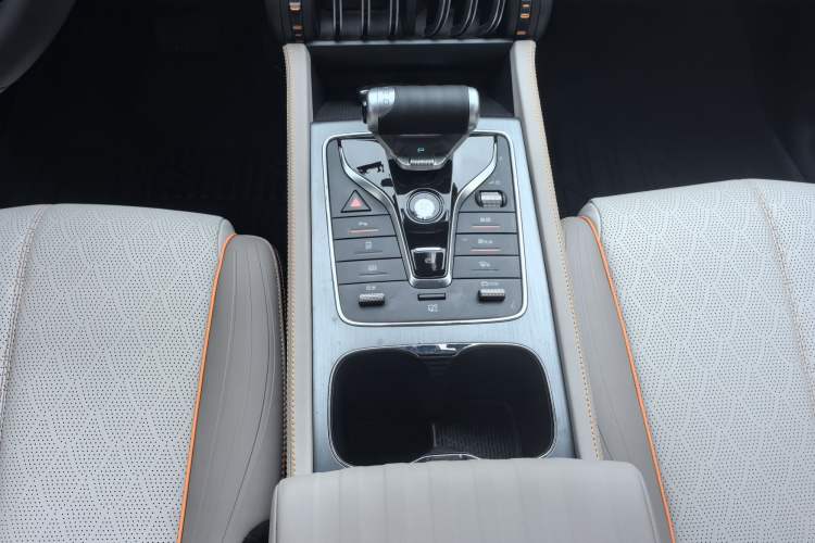 Used BYD Yuan PLUS 2024 Honor Edition 510KM Leading Model Gear Lever