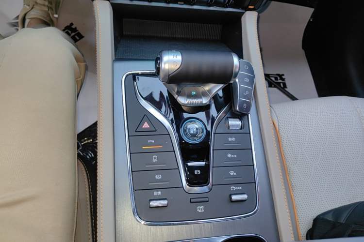 Used BYD Yuan PLUS 2024 Honor Edition 510KM Leading Model Gear Lever
