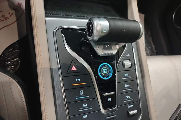 Used BYD Yuan PLUS 2024 Honor Edition 510KM Leading Model Gear Lever