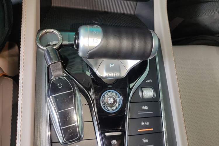 Used BYD Yuan PLUS 2024 Honor Edition 510KM Beyond Model Gear Lever
