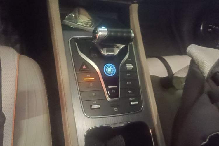 Used BYD Yuan PLUS 2024 Honor Edition 510KM Leading Model Gear Lever