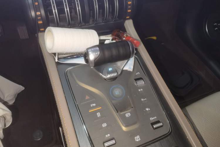Used BYD Yuan PLUS 2024 Honor Edition 430KM Leading Model Gear Lever