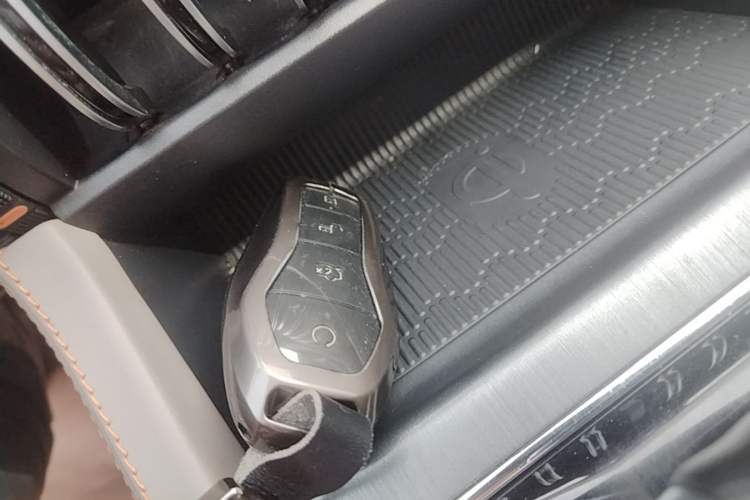 Used BYD Yuan PLUS 2024 Honor Edition 510KM Excellence Model Interior 1