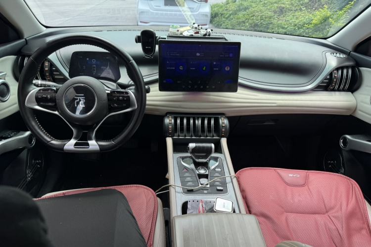 Used BYD Yuan PLUS 2024 Honor Edition 430KM Beyond Model Interior 1