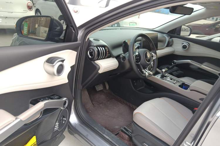 Used BYD Yuan PLUS 2024 Honor Edition 510KM Beyond Model Interior 3