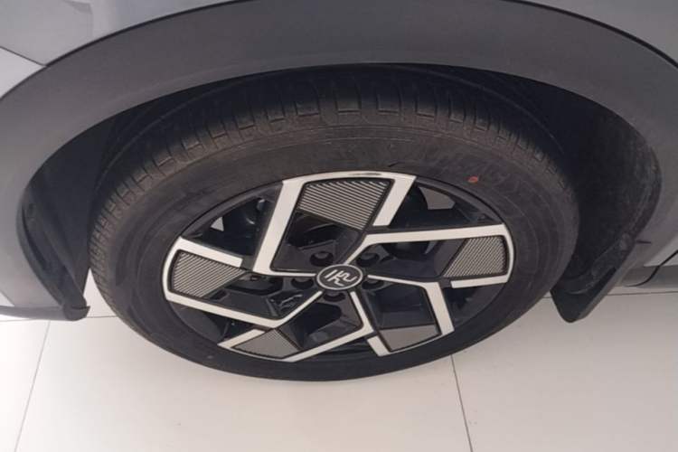 Used BYD Yuan PLUS 2024 Honor Edition 510KM Beyond Model Left Front Wheel Hub