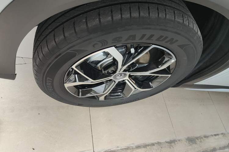 Used BYD Yuan PLUS 2024 Honor Edition 430KM Beyond Model Left Front Wheel Hub