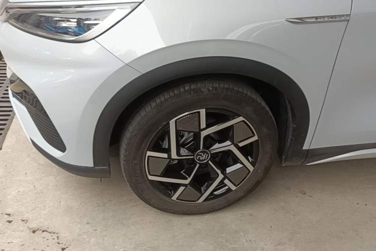 Used BYD Yuan PLUS 2024 Honor Edition 510KM Beyond Model Left Front Wheel Hub