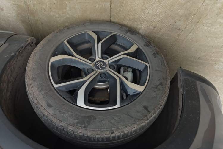 Used BYD Yuan PLUS 2024 Honor Edition 430KM Leading Model Left Front Wheel Hub