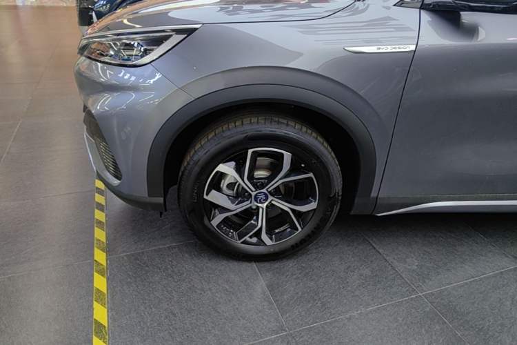 Used BYD Yuan PLUS 2024 Honor Edition 510KM Leading Model Left Front Wheel Hub