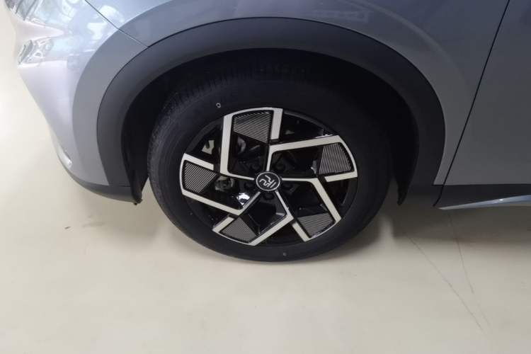 Used BYD Yuan PLUS 2024 Honor Edition 510KM Beyond Model Left Front Wheel Hub