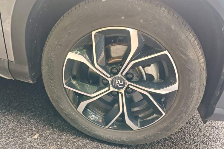 Used BYD Yuan PLUS 2024 Honor Edition 430KM Beyond Model Right Front Wheel Hub