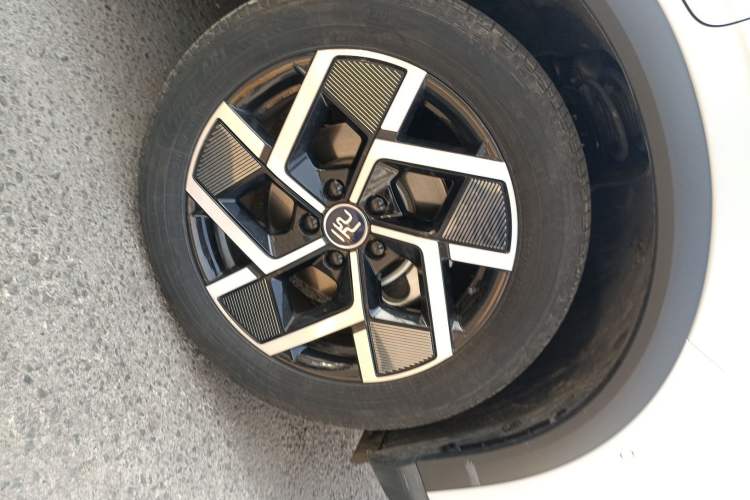 Used BYD Yuan PLUS 2024 Honor Edition 510KM Beyond Model Right Front Wheel Hub