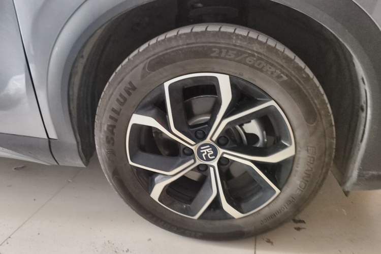 Used BYD Yuan PLUS 2024 Honor Edition 430KM Beyond Model Right Front Wheel Hub