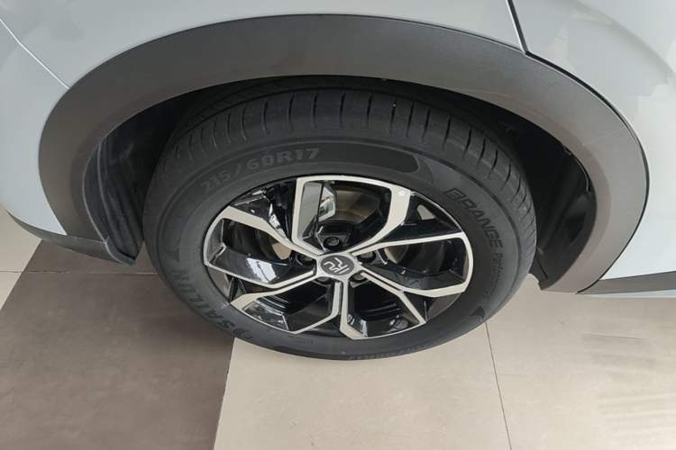 Used BYD Yuan PLUS 2024 Honor Edition 430KM Beyond Model Right Rear Wheel Hub
