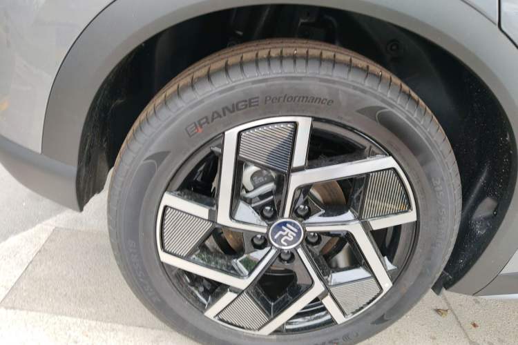 Used BYD Yuan PLUS 2024 Honor Edition 510KM Beyond Model Right Rear Wheel Hub