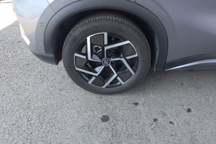 Used BYD Yuan PLUS 2024 Honor Edition 510KM Excellence Model Right Rear Wheel Hub