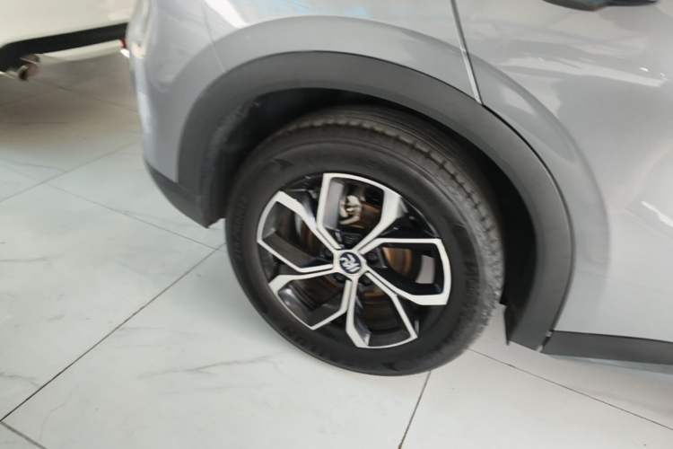 Used BYD Yuan PLUS 2024 Honor Edition 430KM Leading Model Right Rear Wheel Hub