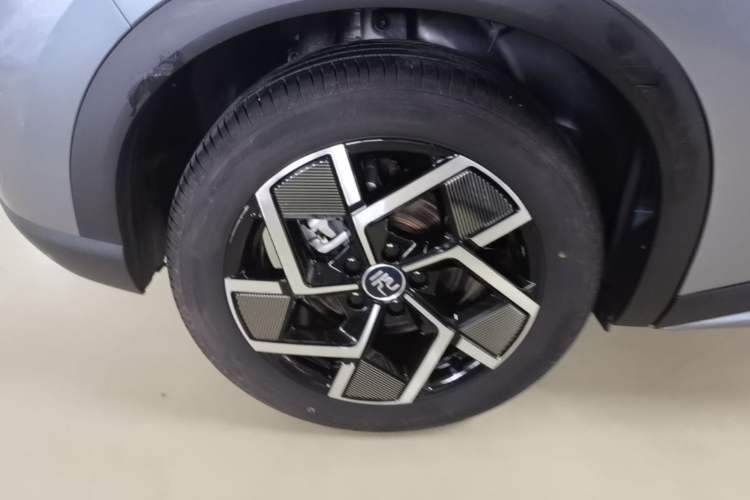 Used BYD Yuan PLUS 2024 Honor Edition 510KM Beyond Model Right Rear Wheel Hub
