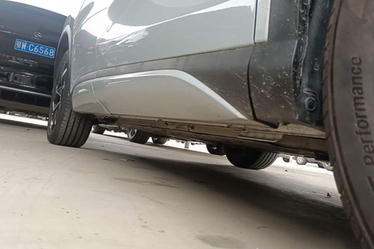 Used BYD Yuan PLUS 2024 Honor Edition 510KM Beyond Model Right Side Sill