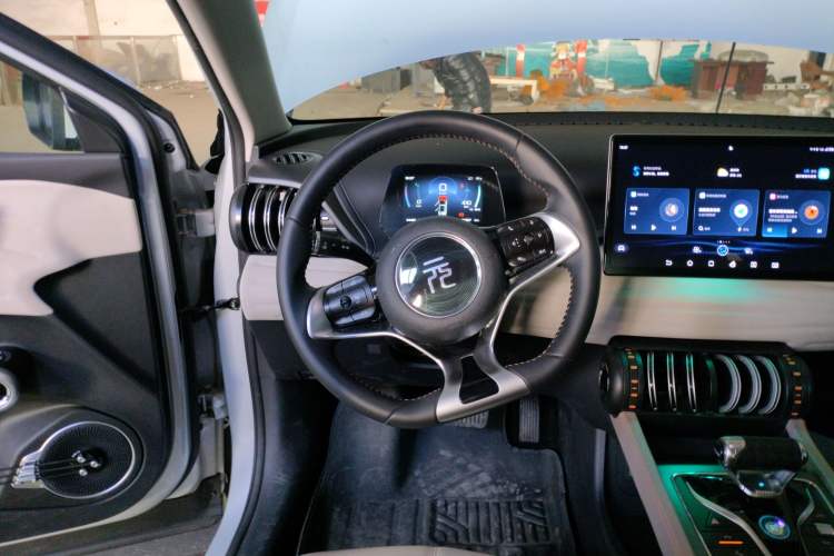 Used BYD Yuan PLUS 2024 Honor Edition 510KM Beyond Model Steering Wheel
