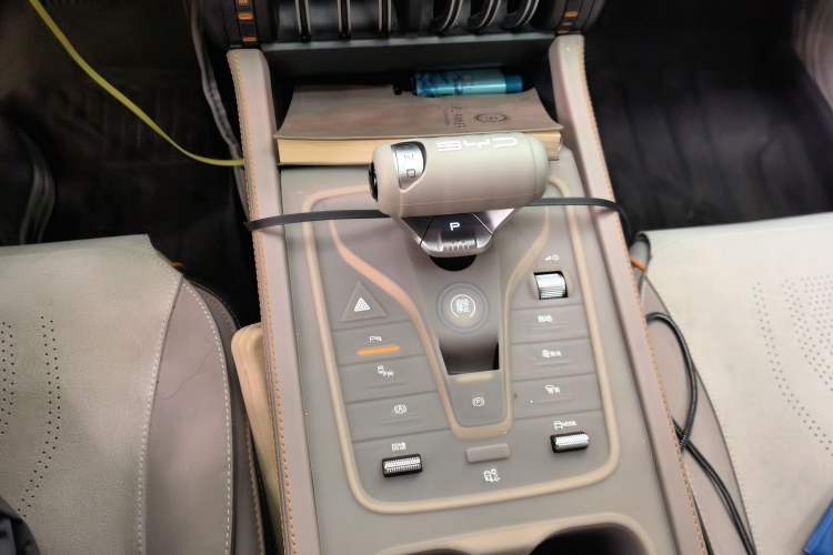Used BYD Yuan PLUS 2024 Honor Edition 430KM Leading Model Gear Lever
