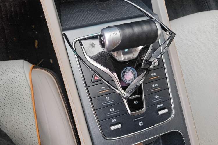 Used BYD Yuan PLUS 2024 Honor Edition 510KM Leading Model Gear Lever