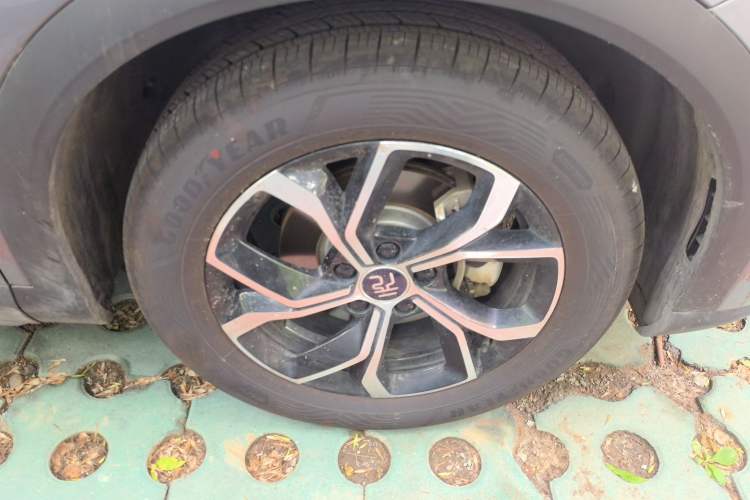 Used BYD Yuan PLUS 2024 Honor Edition 430KM Leading Model Right Front Wheel Hub