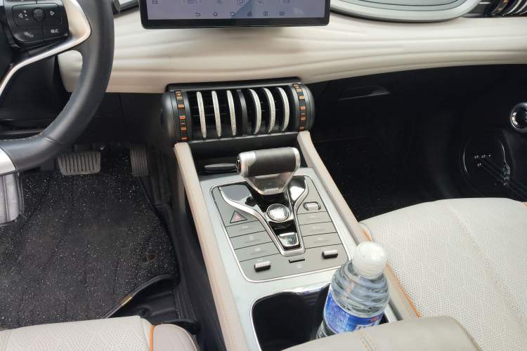 Used BYD Yuan PLUS 2024 Honor Edition 430KM Beyond Model Gear Lever