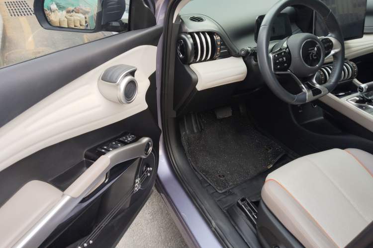 Used BYD Yuan PLUS 2024 Honor Edition 430KM Beyond Model Interior 3