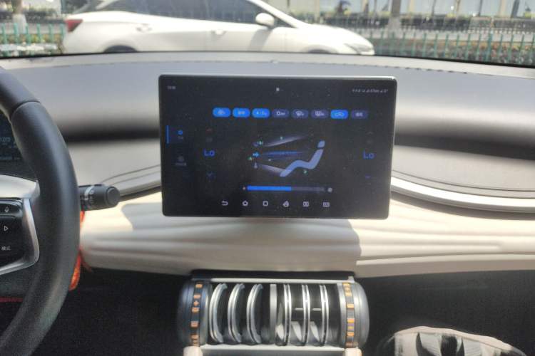 Used BYD Yuan PLUS 2024 Honor Edition 430KM Beyond Model Audio And AC Panel