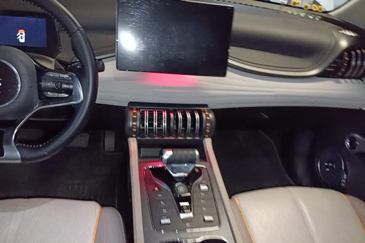 Used BYD Yuan PLUS 2024 Honor Edition 510KM Beyond Model Audio And AC Panel
