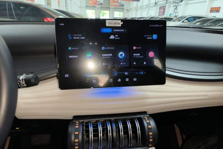 Used BYD Yuan PLUS 2024 Honor Edition 510KM Leading Model Audio And AC Panel