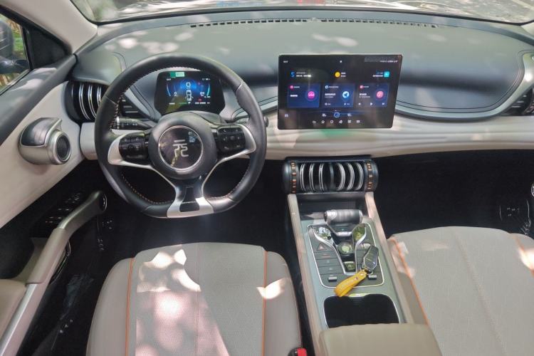 Used BYD Yuan PLUS 2024 Honor Edition 430KM Beyond Model Center Console