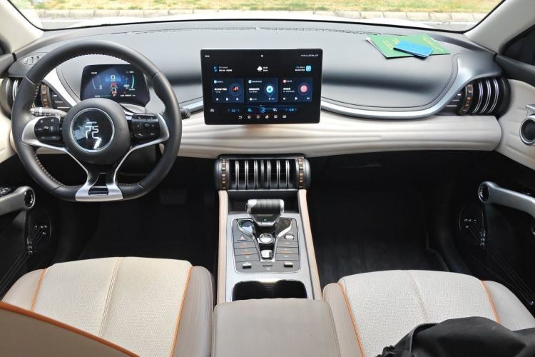 Used BYD Yuan PLUS 2024 Honor Edition 510KM Beyond Model Center Console